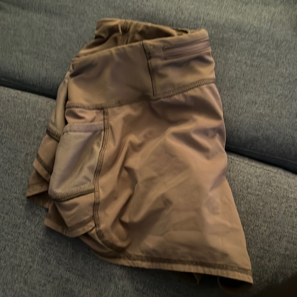 Athleta gray workout shorts with pockets